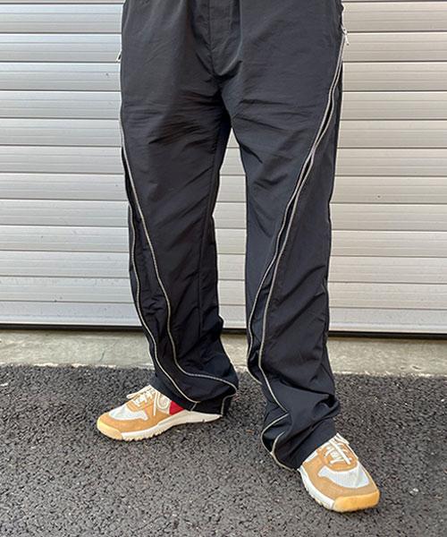 Keullako Oblique Zipper Pants (Black)