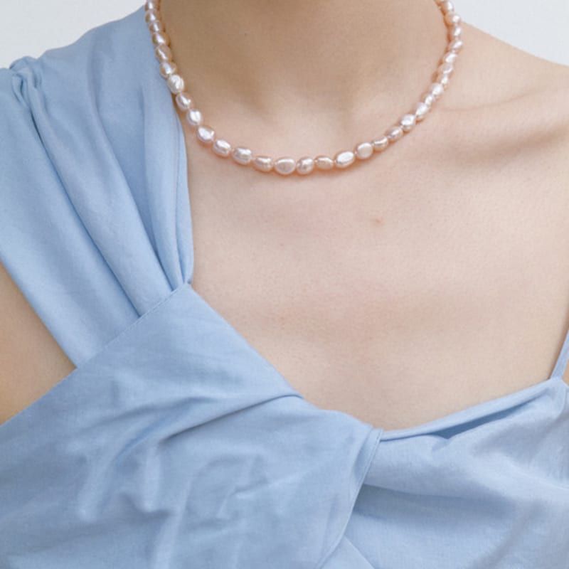 PEARLSONATE Irregular Peach Pearl Necklace