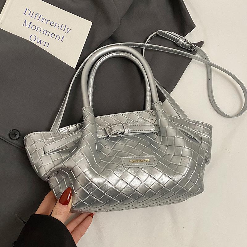 

Korean version of temperament, high-quality niche design, woven pattern vegetable basket bag, women s commuting versatile messenger bag