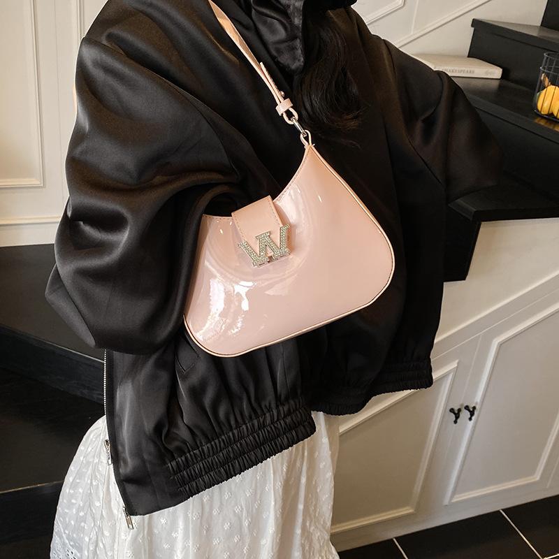 New fashion niche popular patent leather W armpit bag portable shoulder messenger women's bag
