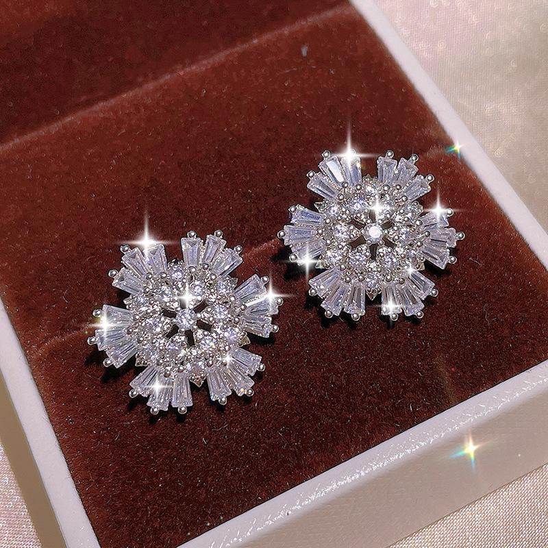 New Style  Silver Women's Jewelry Set AAAA Zircon Flower Shape Shiny Earrings Necklace Ring Bridal Set