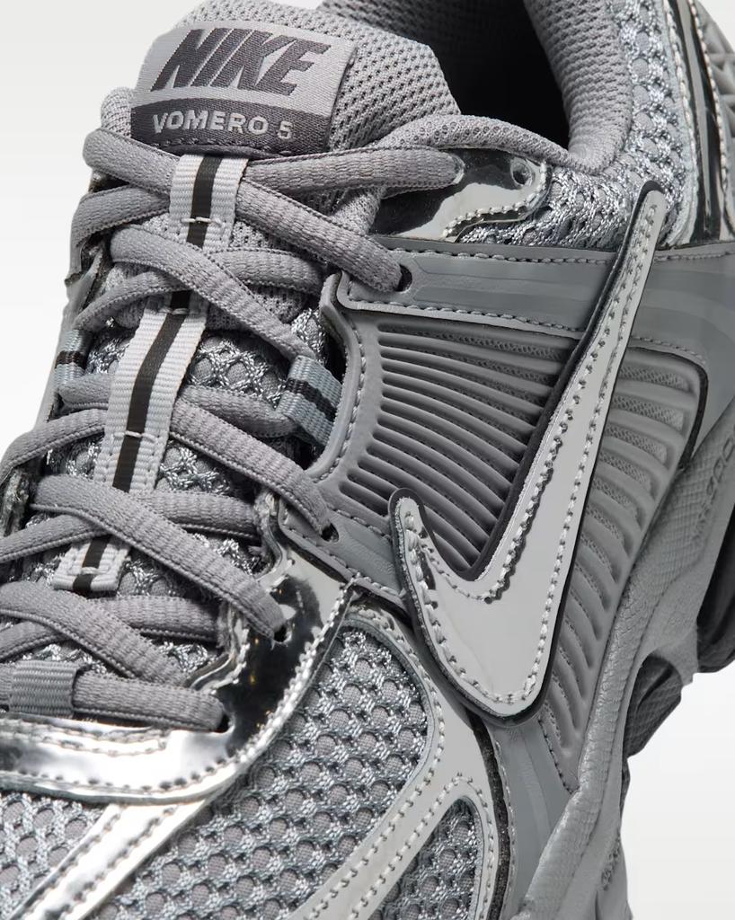 IV4311-003 Nike Zoom Vomero 5 "Gridiron"