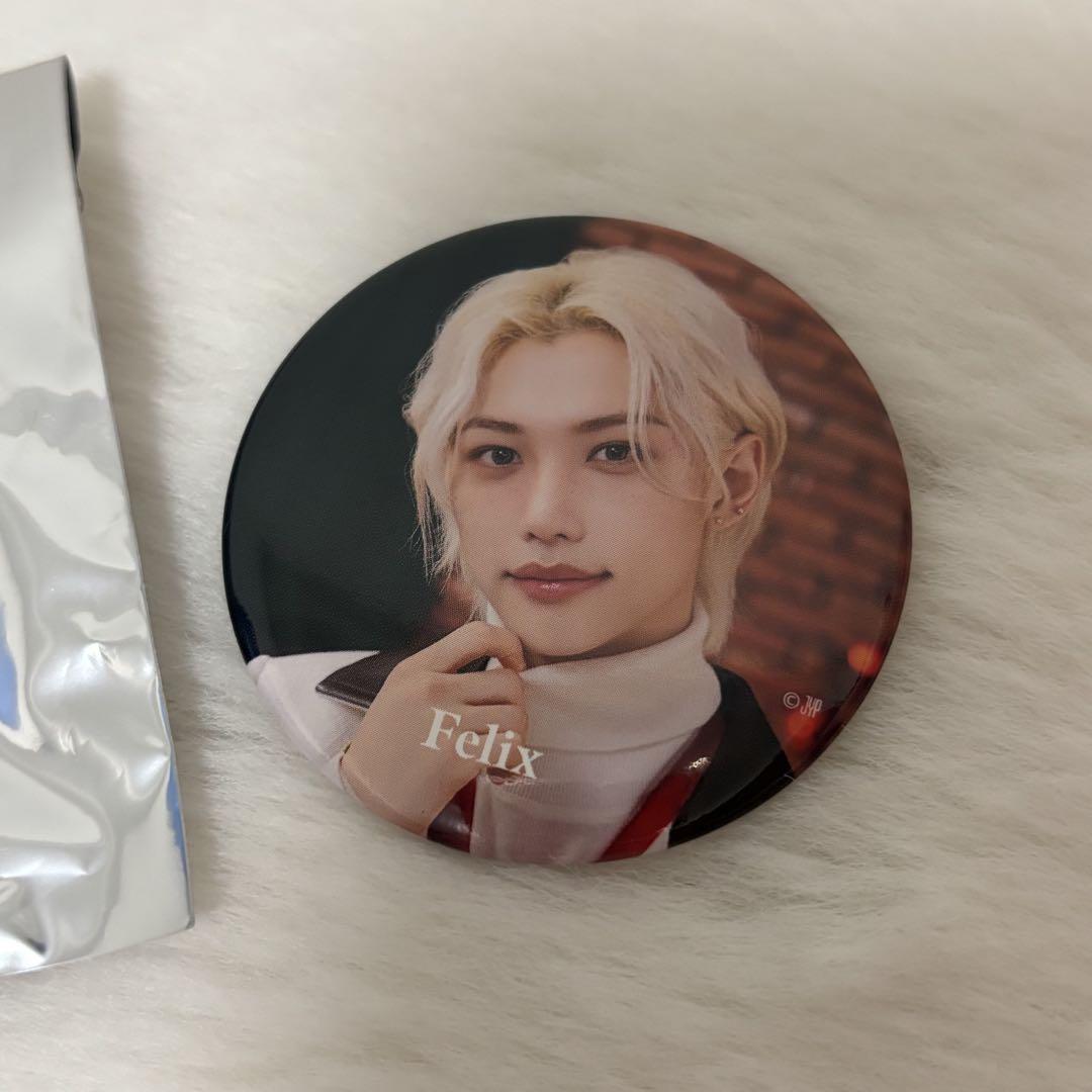 

[Б/У] значок felix straykids