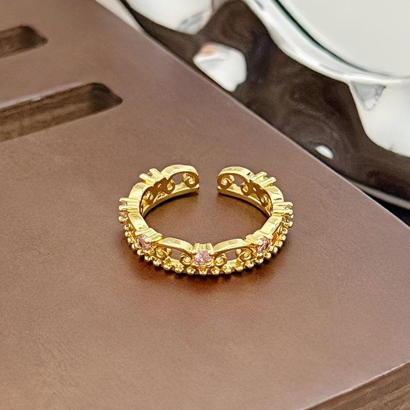 Mittelalterlicher Luxus High-End Hohle Spitze Schmetterling Offener Ring Weiblichkeit Nischendesign Retro Ring