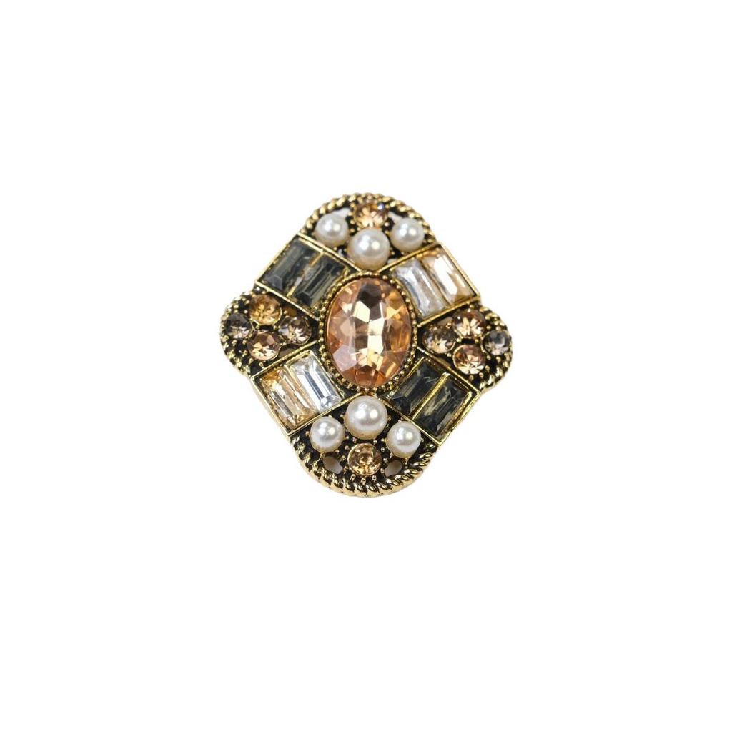Retro Baroque Brooch: Elegant Luxury Court Style Pin for Suits and Overcoats