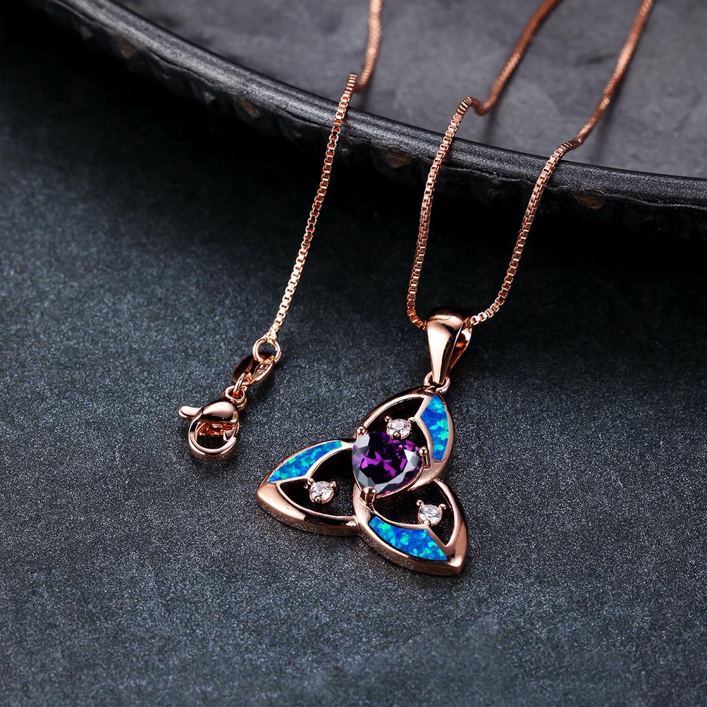 New Rose Gold Pink Three Leaf Flower Pendant Necklace Elegant and High End Jewelry