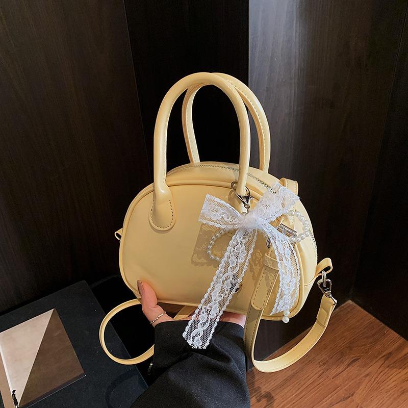 Beliebte kleine Tasche Damen neue Sommer vielseitige Umhängetasche hochwertig tragbare Bowlingtasche