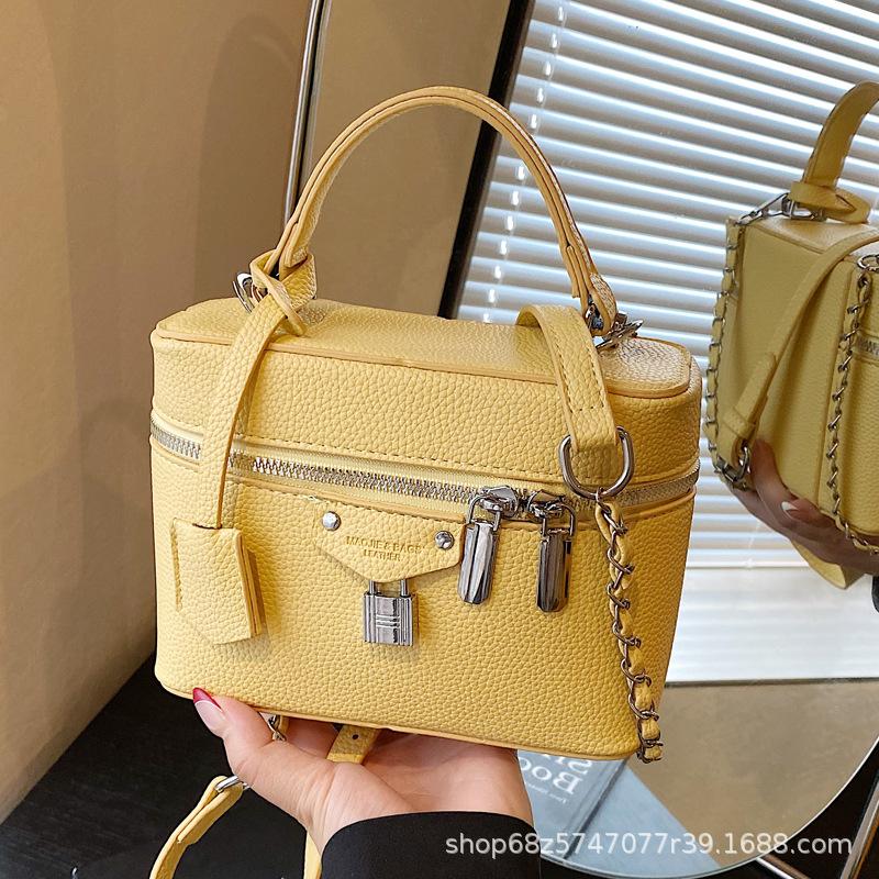 Fashion niche bag women's 2025 new trendy Korean version simple crossbody bag women's hand-held versatile box bag
