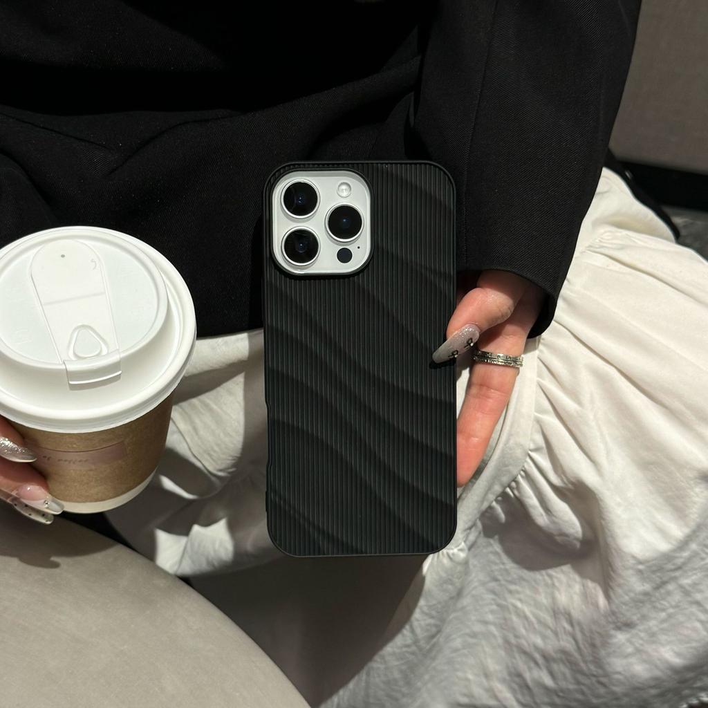 The Cool Corrugated Shell Is Suitable for IPhone16pro Max Mobile Phone Case Solid Color Apple 16/14/13 Simple Style