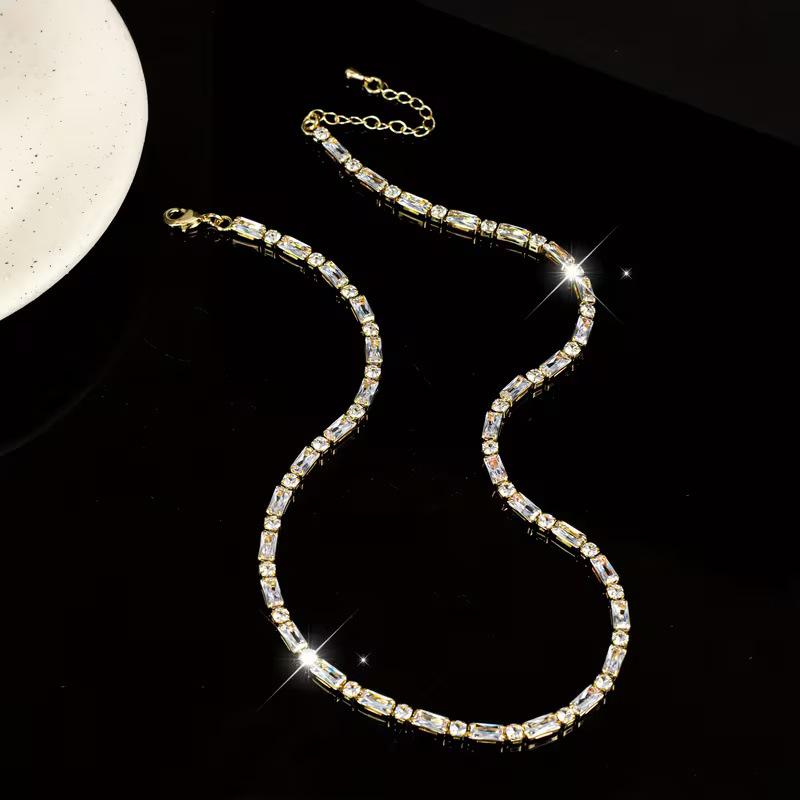 Elegant 3.0 Micro-Set Zircon Women's Necklace - European & American Fashion, Cool & Versatile Clavicle Chain.