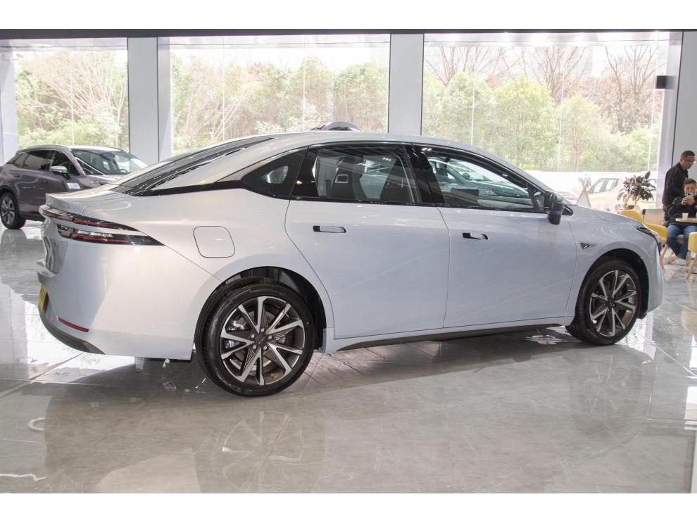 Compatible with New Energy Vehicles: AION Wheels, 17-18 Inch Aion Yplus, Aion VS Alloy Rims, and Spare Tires.