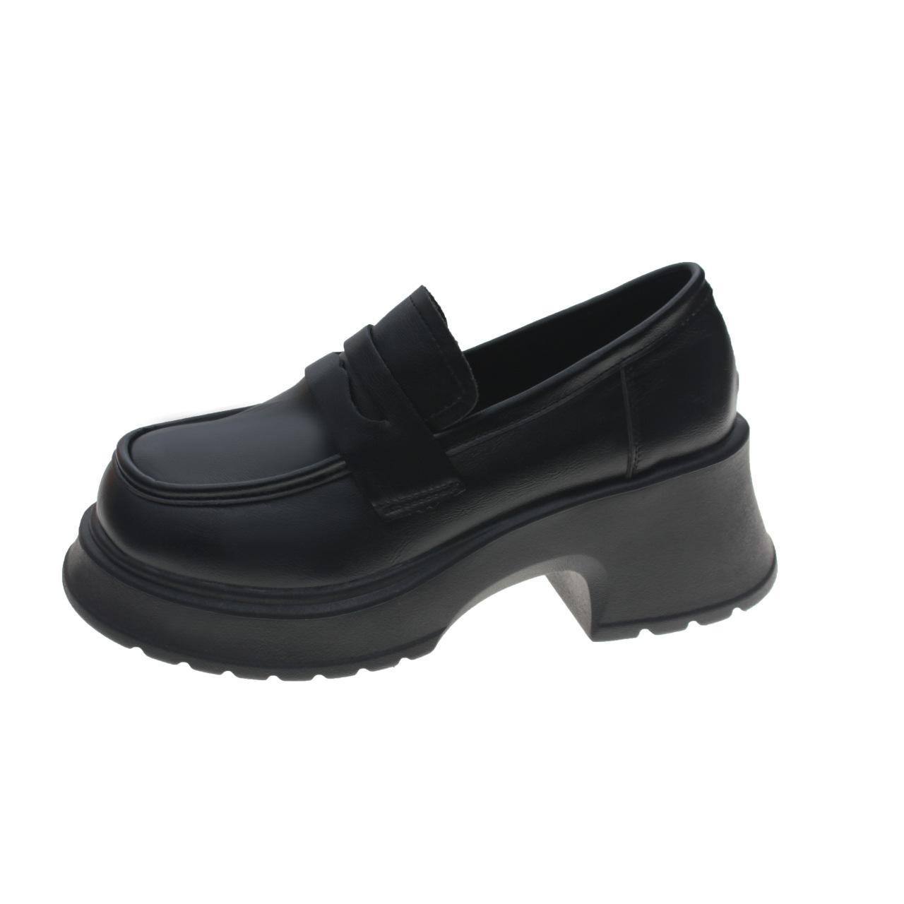 

Маленькие кожаные туфли Hongtong в британском стиле с мягкой подошвой, женские, новинка 2025 года, ретро-обувь с подошвой-маффин, японские туфли jk, одинарные туфли большого размера 35 чёрный