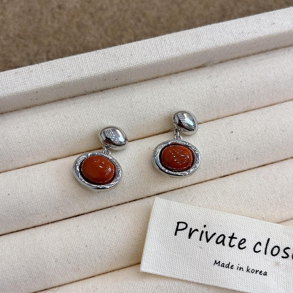 Exquisite 2024 Retro Maillard Tiger Eye Stone Earrings: Unique High-End Luxury for Women