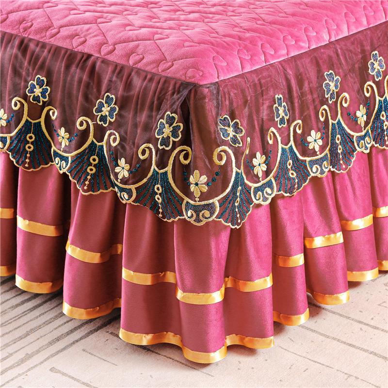 Luxuriöse Winter-Tagesdecke auf dem Bett, dicke Bettlaken im Bettrock-Stil, Stickerei aus Baumwolle, Bettüberwürfe im europäischen Stil