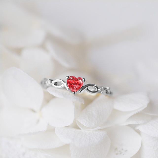 Zhenrong Wish Fresh Heart-Shaped Deep Blue Topaz Engagement Ring