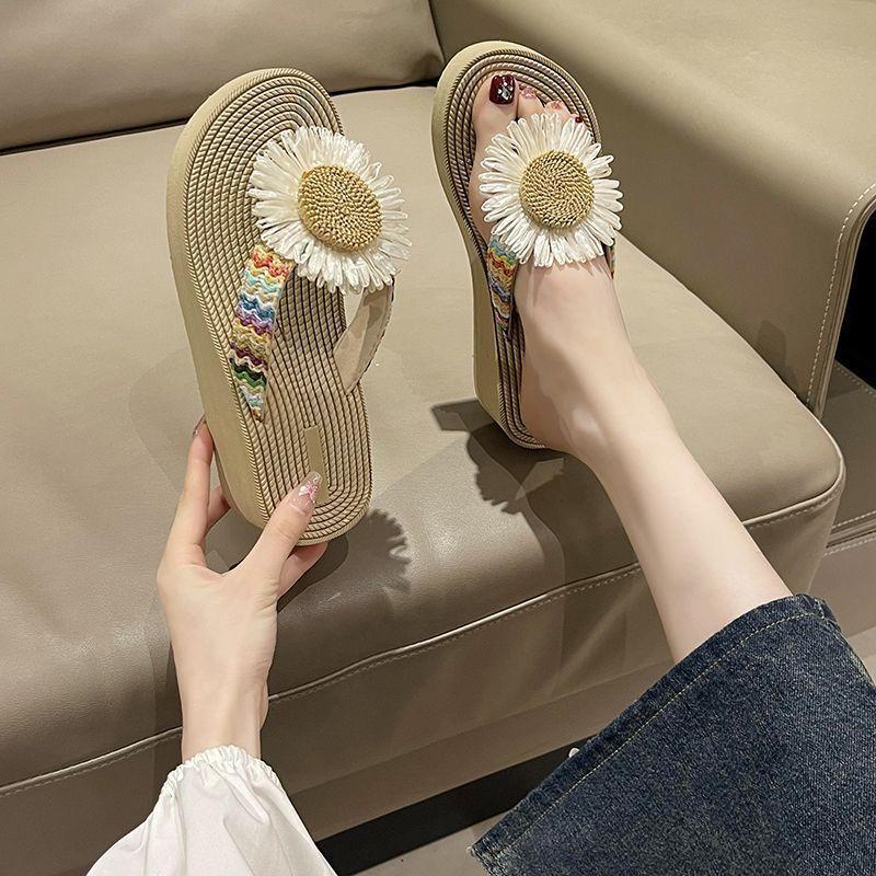 Retro Xiaoxiang Flower Fashion Slippers Women's 2025 Summer New Cool Slippers Thick Bottom Cool Slippers Women's Outer Wear
