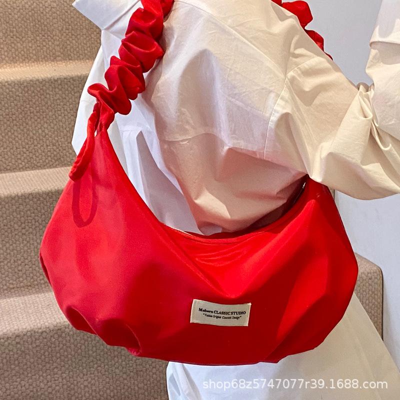 Large Capacity Messenger Bag Women's 2025 New Armpit Bag Commuter Leisure Bag Fashion Folds Simple Shoulder Bag Tide