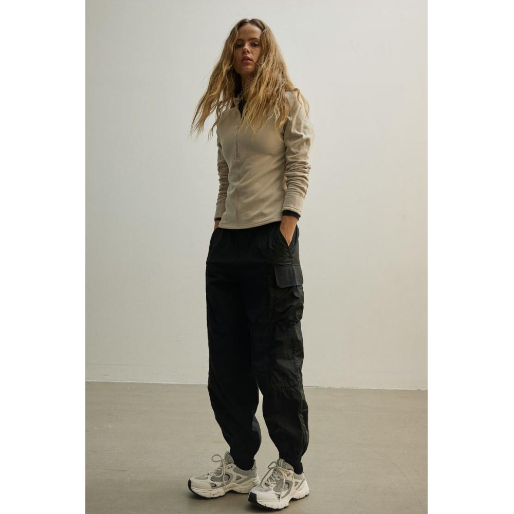 

Верх среднего слоя HM DryMove светло-бежевый