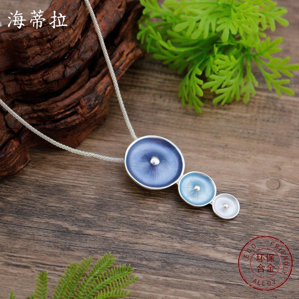 New enamel round flower pendant, women's simple and high-end round petal neck chain