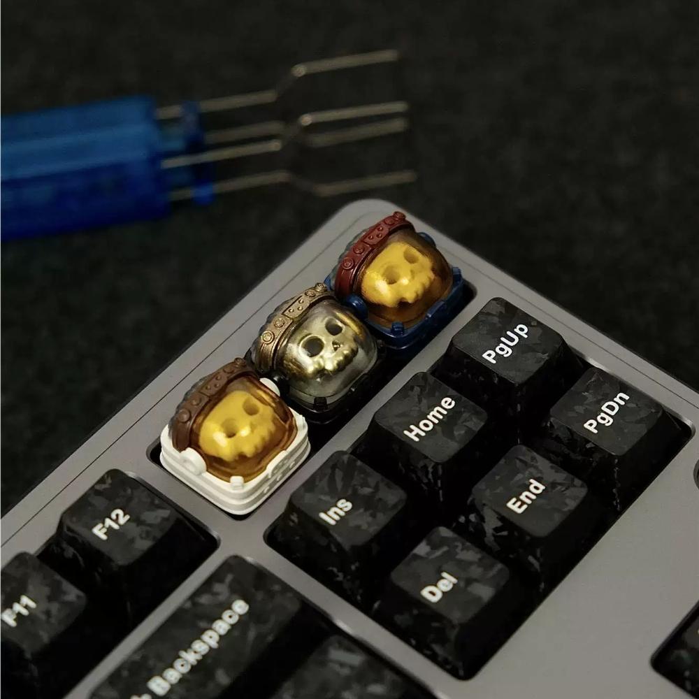 Astronaut Artisan Keycap Resin Custom Transparent Anime Personalized Keyboard Cap Gaming KeyCap for Keyboard Accessories Gifts
