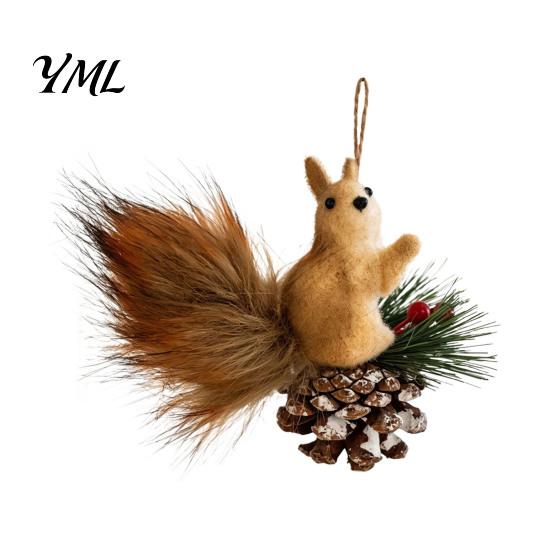 Realistic Squirrel for Home Decor Christmas Ornaments Tree, Cute Felt Plush Woodland with Pine Tree Hanging Decorations Cone, Forest Animal Decoration