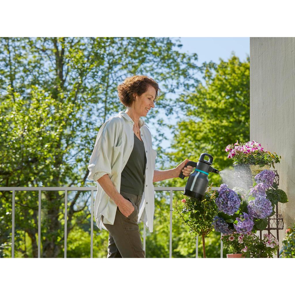 GARDENA Pressurized Mist Spray Function Even At an Brass Switchable Spray German Gardening Perfect for Garden Sprayer, 1.25L, 360° Angle, Nozzle,