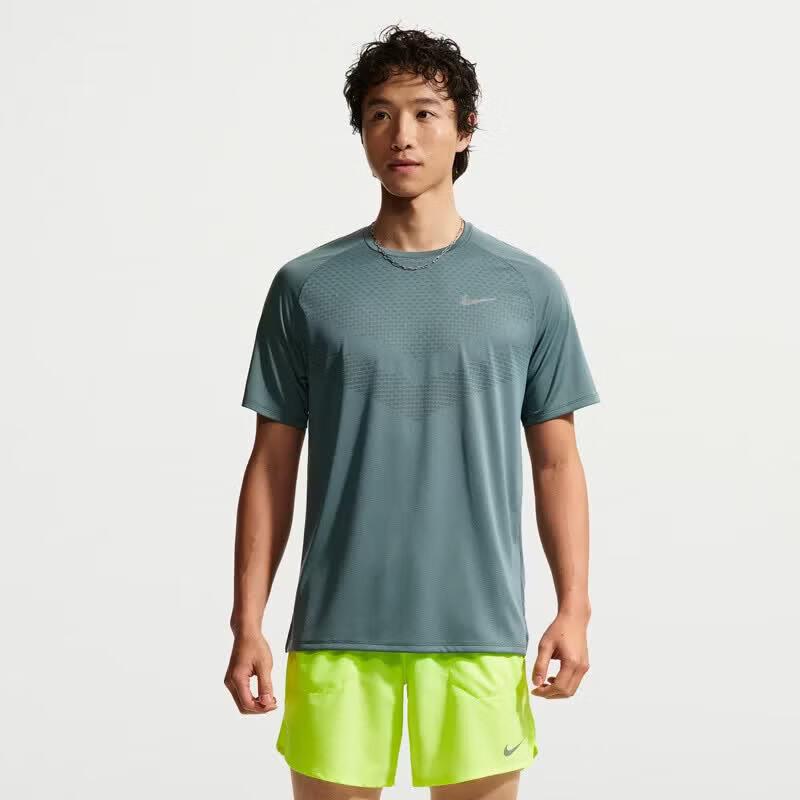 Nike Men s Sport Casual Short Sleeve T-Shirt HV5204 S