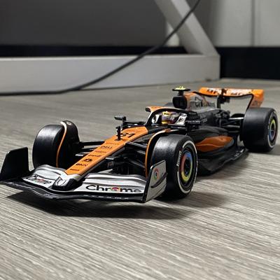 1:24 McLaren MCL60 2023 #4 Lando Norris 2ème GP de Grande-Bretagne F1 #81 Oscar Piastri Modèle Réduit en Alliage Moulé Sous Pression Jouet Tendance Ornements à Collectionner