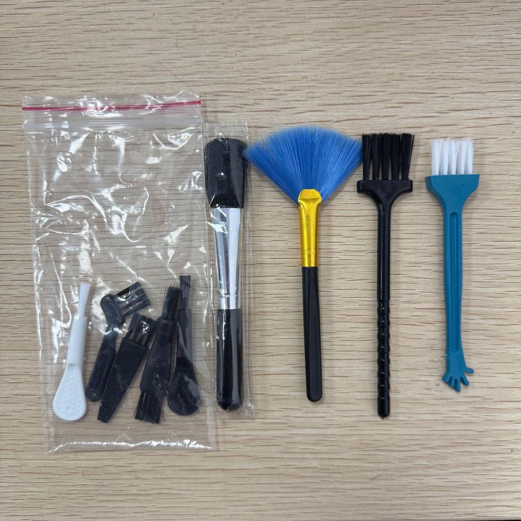 Keyboard & Earphone Cleaning Pen with Soft Brush - Dust Remover for Gaps, Earpieces, and Bluetooth Headsets