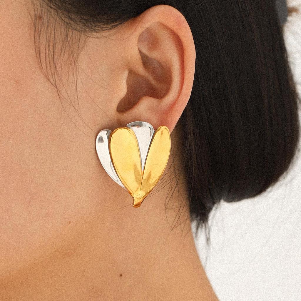 Stainless Steel Leaf Stud Earrings, Niche Design, 18K Gold-Plated, Non-Fading for Women.