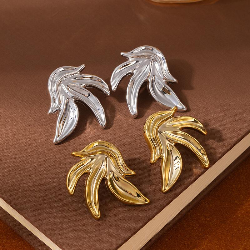 High-End Leichter Luxus Textur Blatt Ohrringe Metall Wind Personalisiert Dreidimensional Ccb Mehrschichtig Übertrieben Mehrschichtig Blume Ohrringe