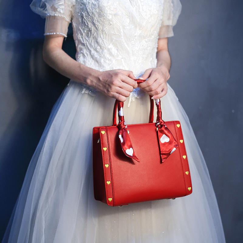 

Wedding bag girl 2025 new bride wedding senior sense large capacity portable tote bag love red messenger bag bag