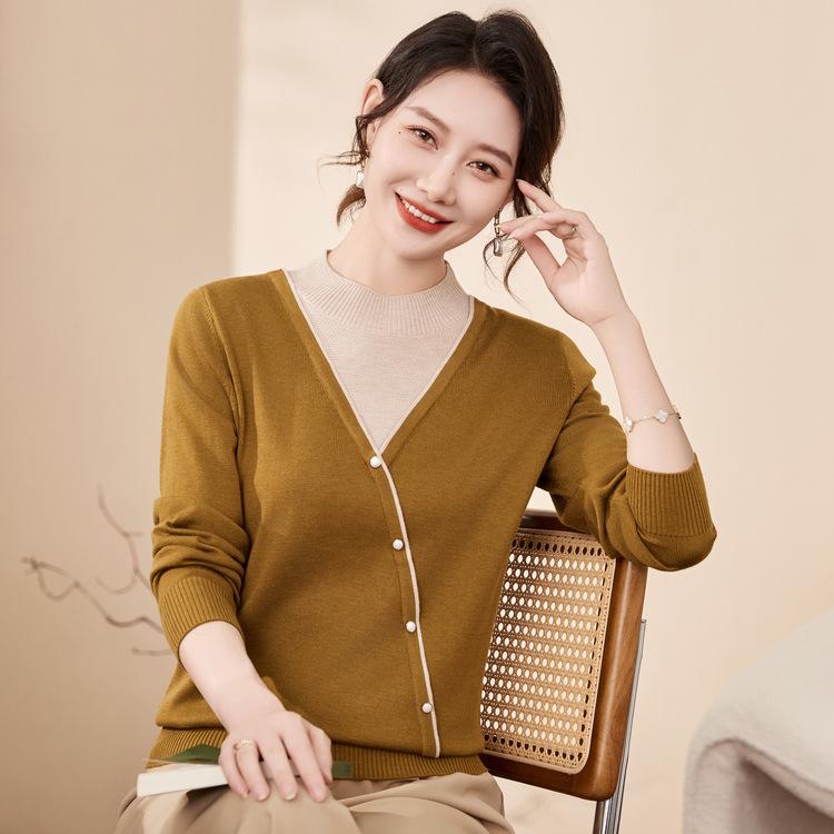 Semi-turtleneck Sweater Female Grandmother Fake Two-piece Thickened Knitted Sweater 2025 New Autumn and Winter Velvet Knitted Bottoming Sweater