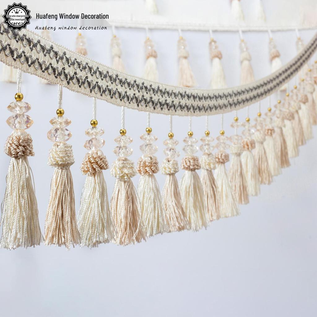 Dantelă cu ciucuri bilă de căpșună în două culori cu mărgele de cristal - 12 metri