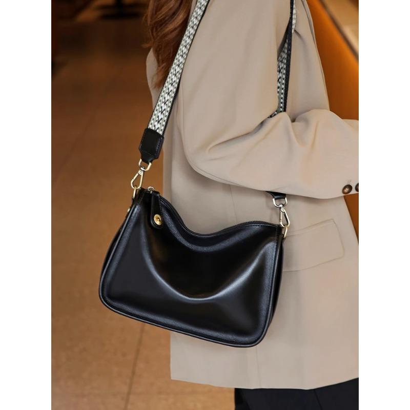 New Genuine Leather Versatile Wide Shoulder Strap One Shoulder Crossbody Bag Korean Version Large Capacity Soft Leather Niche Design Underarm Bag