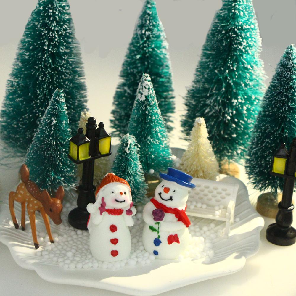Miniature Sisal Silk Christmas Tree with Snow Tower Scene