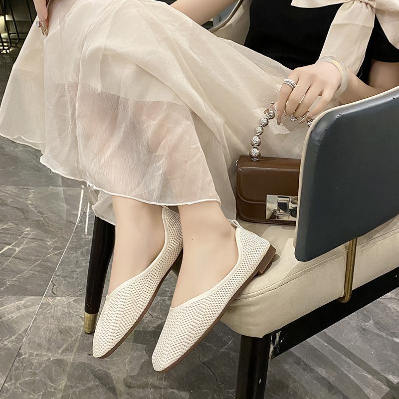 Large Size Women's Shoes Fashion Mesh Hollowed Out Breathable Soft Sole Anti-slip Casual Flat Sole Shoes for Women 2024
