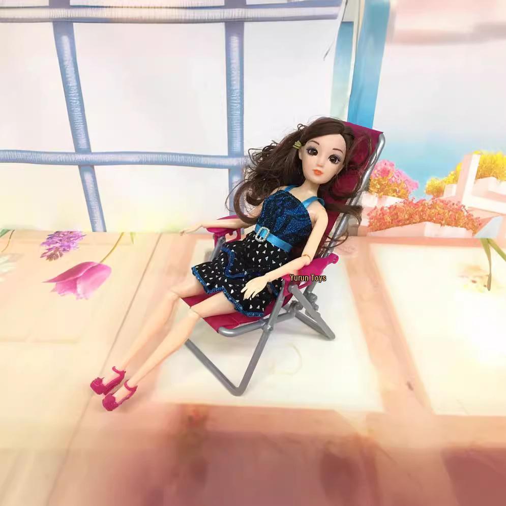 Zusammenklappbarer Puppen-Strandliegestuhl zum Rollenspiel