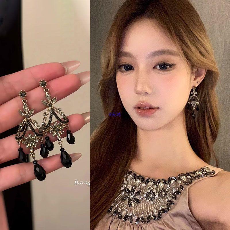 Pfirsichtee Halloween Black Diamond Quastenohrringe: Dunkles Retro-Hofstil-Accessoire