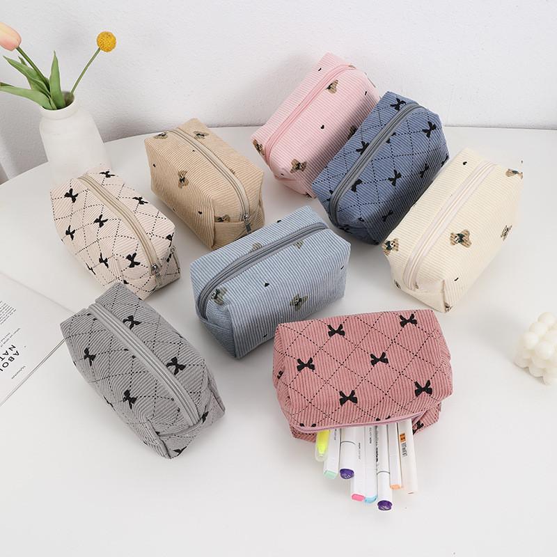 No Ip Cotton Velvet Makeup Bag With Large Capacity And Portable Handheld Design For Women
