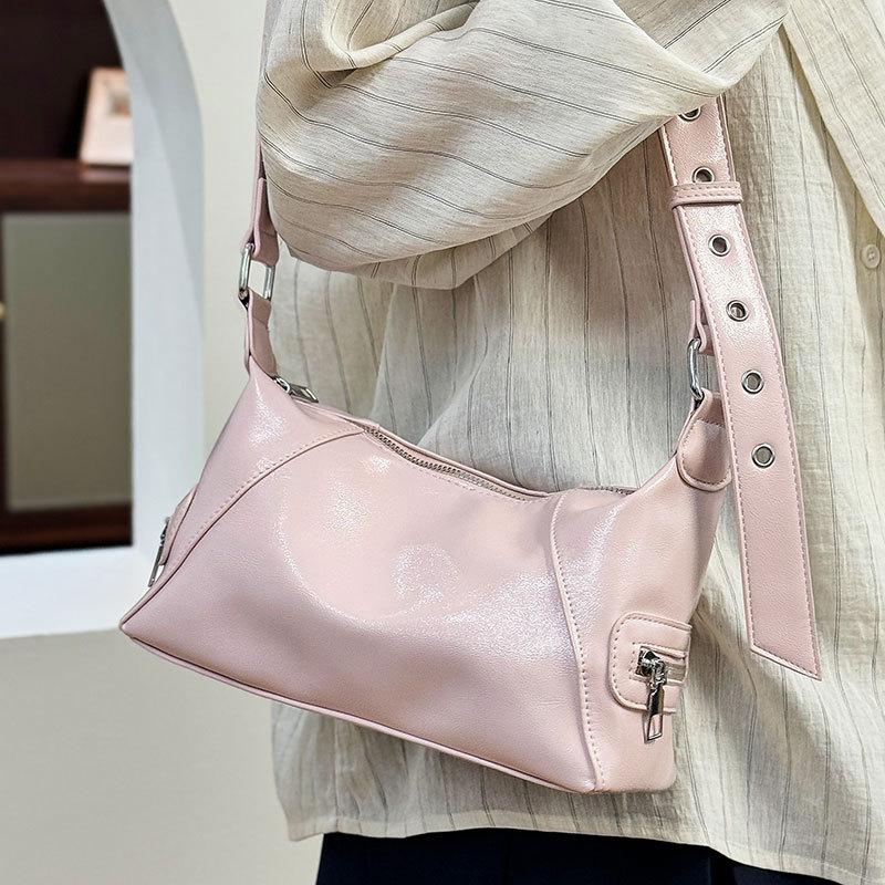 2025 New Personalized Spice Girl Style Simple Trendy Cool Solid Color Tote Bag Fashionable Versatile Commuter Soft Leather Messenger Bag Women