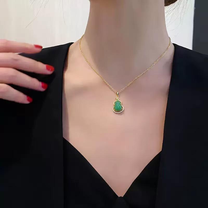 Exquisite High-End Fu Lu Gourd Pendant Necklace for Women - Versatile Clavicle Chain Accessory