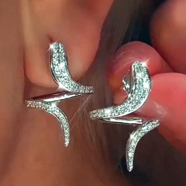 

Новые модные серьги в форме змеи для женщин, инкрустированные блестящим цирконием, стильные аксессуары для вечеринок, подарок для девочек, ювелирные изделия