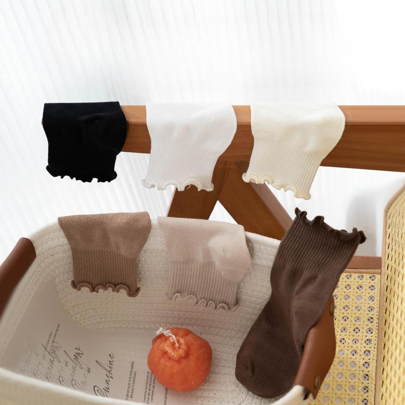 Chaussettes noires à bordure d'oreille, Chaussettes courtes pour femmes, Chaussettes d'été fines en coton, Chaussettes courtes en dentelle, Chaussettes polyvalentes unies pour le printemps et l'automne