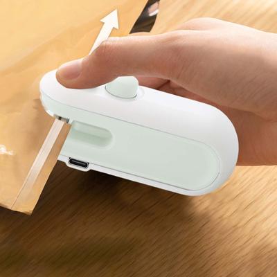 Mini Poşet Mühürleyici 2'si 1 Arada Isı Mühürleyici Atıştırmalıklar İçin Şarj Edilebilir El Tipi Plastik Poşet Yeniden Mühürleyici Taşınabilir Isı Vakum Mühürleyici Plastik Poşetler Cips Poşetleri Gıda S