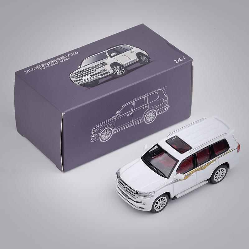 1/64 TOYOTA Land Cruiser LC200 Miniatyrmodell JKM 1/64 Premium SUV Leketøybil Kjøretøy Frie Hjul Støpt Legering Samling Gave