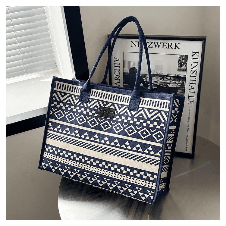 

2025 Urban Minimalist Canvas Tote - Large Capacity Mommy Handbag for Commuting