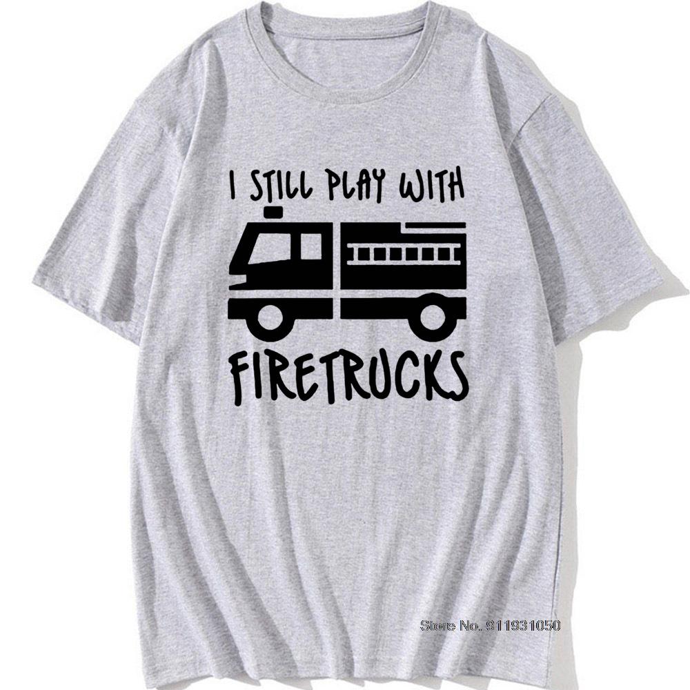 Havalı Marka İtfaiyeci İtfaiyeci Hala İtfaiye Araçları ile Oynuyorum T-Shirt Eat Sleep Fire Design T Shirt