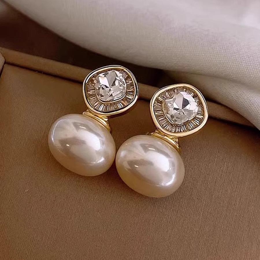Zir*****val Pearl Stud Earrings Light Luxury High Sense Elegant Temperament Earrings Niche Versatile Earrings