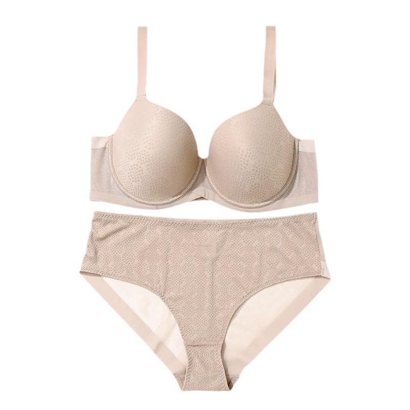 Plus Size Full Cup Bra Set: Minimizing, Anti-Sagging, Breathable, and Supportive for Larger Busts